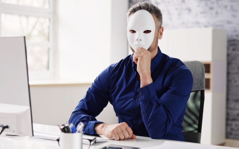 The LinkedIn Trick Recruiters Won’t Tell You That Gets Foreigners Noticed Instantly